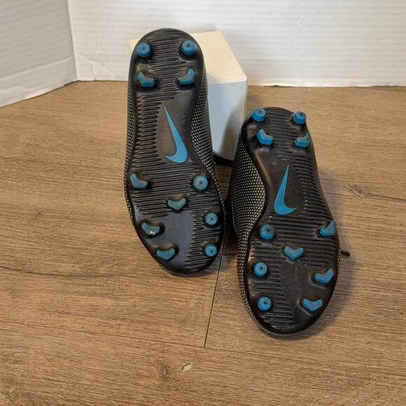 Nike Youth Soccer Cleats Size 11C Black Gray Blue Firm Ground FG - Picture 2 of 7